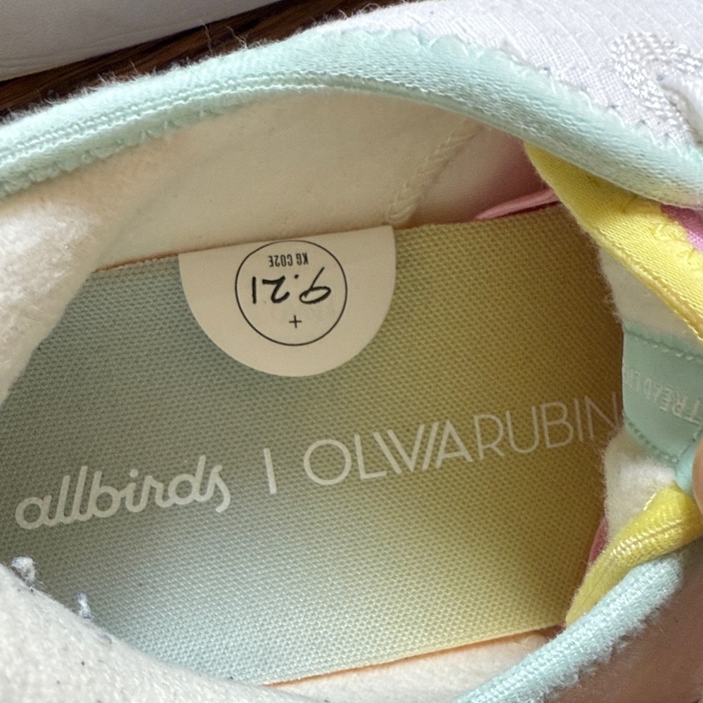 Allbirds Women's 11 White and Pink Sneakers - Picture 2 of 8